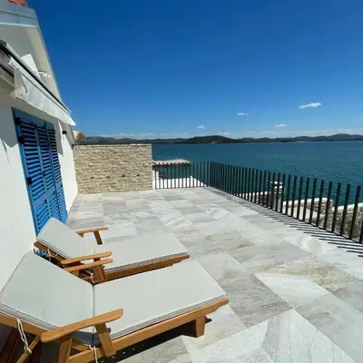 BEACHFRONT VILLA Murter