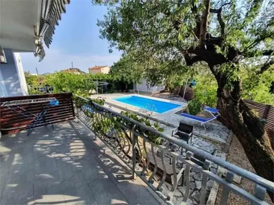 Bazen u objektu Apartment Jerine 3 ili u blizini