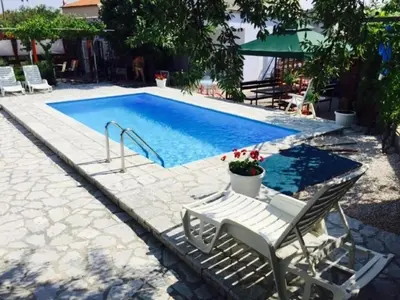 Bazen u objektu Apartment Jerine 2 ili u blizini
