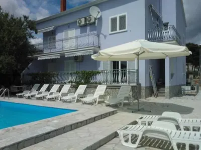 Bazen u objektu Apartment Jerine 2 ili u blizini