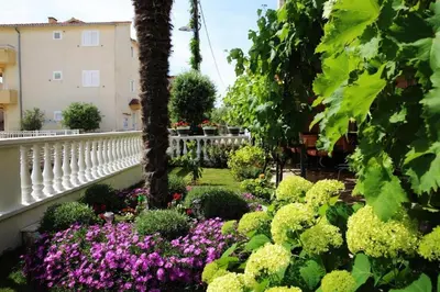 Vrt u objektu Apartments with parking space Vodice - 21305