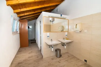 Kupaonica u objektu Mobile home Banovi dvori IV