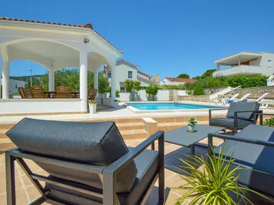 Bazen u objektu Apartment Aquanur-4 by Interhome ili u blizini