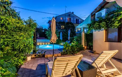 Bazen u objektu 2 Bedroom Nice Home In Brodarica ili u blizini