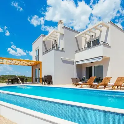 Villa Lomari
