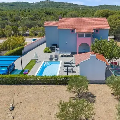 Holiday Home Dubrava Tisnjanska 32