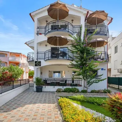 1 Bedroom Amazing Apartment In Pirovac