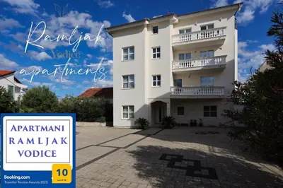 Certifikat, nagrada, logo ili neki drugi dokument izložen u objektu Apartment R A M L J A K - Sobe, Zimmer, Rooms Gabriel 