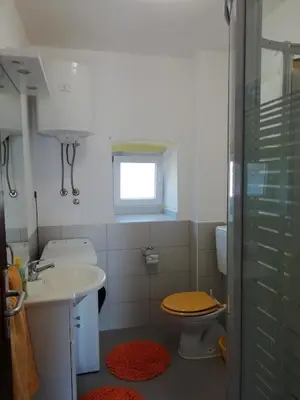 Kupaonica u objektu Apartments by the sea Prvic Luka, Prvic - 21276