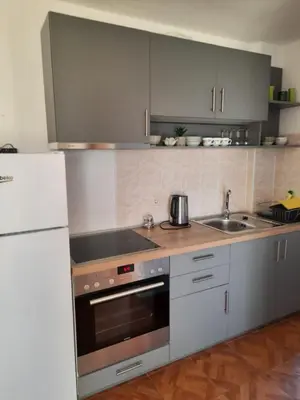 Kuhinja ili čajna kuhinja u objektu Apartmani I+J Miletic