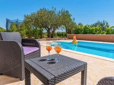 Bazen u objektu Apartment with swimming pool and 2 rooms ili u blizini