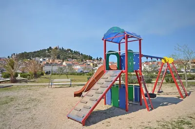 Dječje igralište u objektu Apartments Sunny Corner