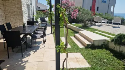 Vrt u objektu Villa Hrvatska
