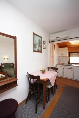 Kuhinja ili čajna kuhinja u objektu Studio Murter 5102b