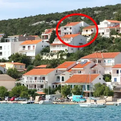 Apartments by the sea Tisno