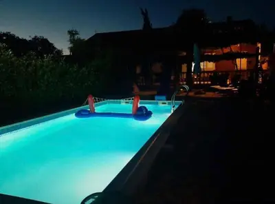 Bazen u objektu Holiday Home Krnić ili u blizini