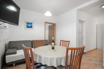 TV i/ili zabavni centar u objektu Apartmani Marina Vodice