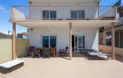 Balkon ili terasa u objektu Pet Friendly Apartment In Brodarica With Wifi