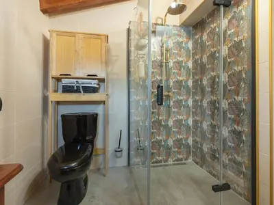 Kupaonica u objektu Holiday Home Rider - Two Bedroom Holiday Home with Outdoor Pool