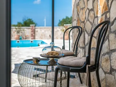 Bazen u objektu Holiday Home Rider - Two Bedroom Holiday Home with Outdoor Pool ili u blizini