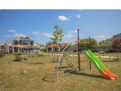 Dječje igralište u objektu Villa P - Holiday Home