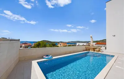 Bazen u objektu Beautiful Apartment In Razanj - Csv366 ili u blizini
