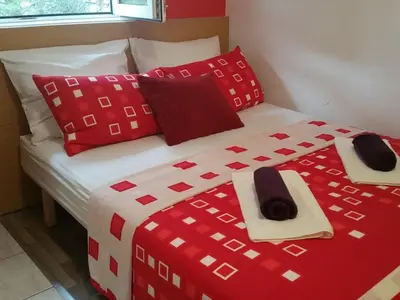 Krevet ili kreveti u jedinici u objektu Apartments Mateo - Studio Apartment - Red