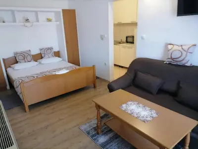 Krevet ili kreveti u jedinici u objektu Apartments Libertas - One Bedroom Apartment with Terrace and Sea View- 8a