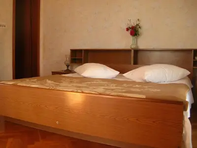 Krevet ili kreveti u jedinici u objektu Apartment with Terrace and Sea View Brodarica - Two Bedroom Apartment with Sea View