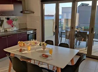 Kuhinja ili čajna kuhinja u objektu Apartment Cvita & Roza