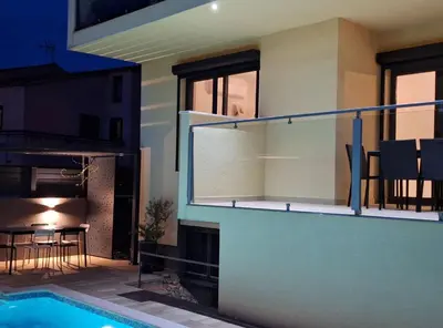 Bazen u objektu Apartment Cvita & Roza ili u blizini