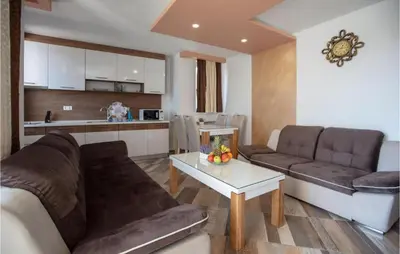 Kuhinja ili čajna kuhinja u objektu 1 Bedroom Awesome Apartment In Vodice