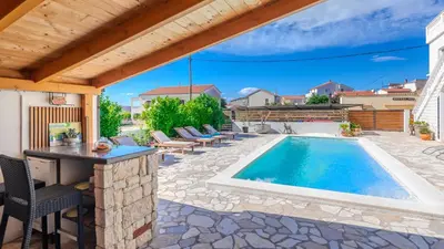 Bazen u objektu Apartman Barbara 1 by Villas Guide ili u blizini