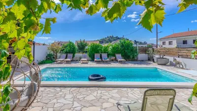 Bazen u objektu Apartman Barbara 3 by Villas Guide ili u blizini