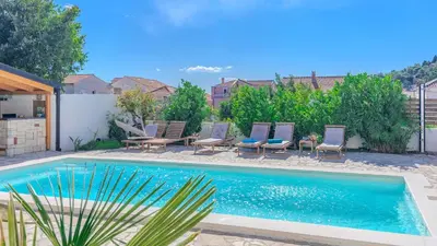 Bazen u objektu Apartman Barbara 5 by Villas Guide ili u blizini