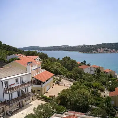 Apartments and rooms by the sea Tisno