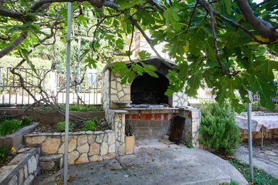 Vrt u objektu Apartment Pirovac 6447a
