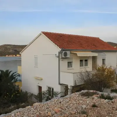Apartments by the sea Razanj