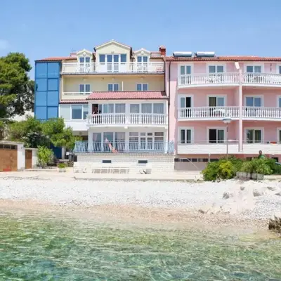 Apartments by the sea Primosten - 4177