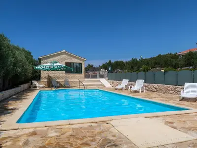 Bazen u objektu Holiday Home Camp Marko-3 by Interhome ili u blizini