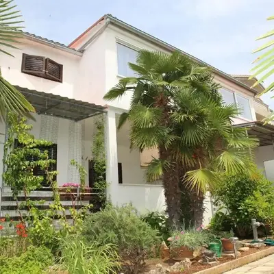 Apartments Araz