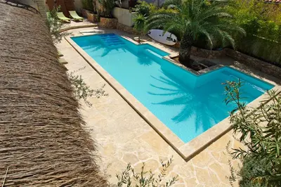 Bazen u objektu Murter New- with Sauna&Jacuzzi 722 ili u blizini