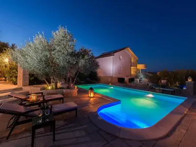 Bazen u objektu Villa on Murter with Pool and Sea View ili u blizini