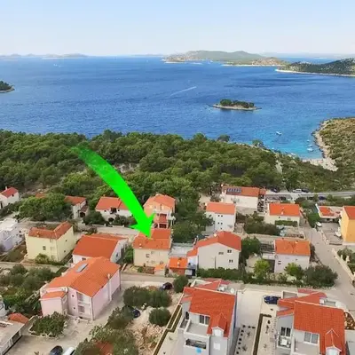 Apartments with parking space Bilo