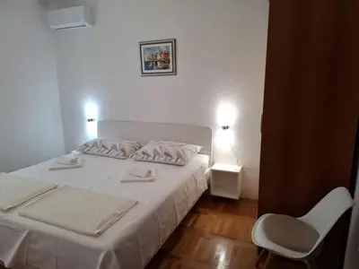 Krevet ili kreveti u jedinici u objektu Apartments by the sea Tisno - Murter - 17716
