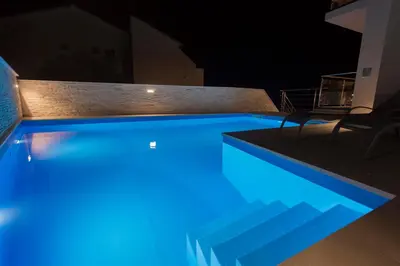 Bazen u objektu Villa Top of Murter, one bedroom apartment ili u blizini