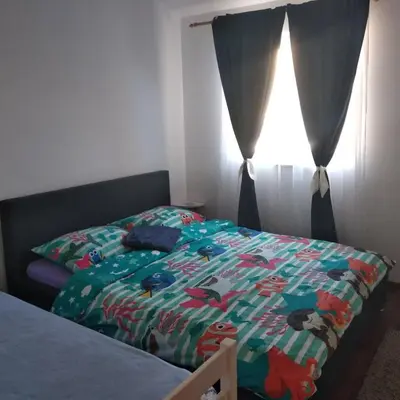 Krevet ili kreveti u jedinici u objektu Apartment in Brodarica with sea view, balcony, air conditioning, WiFi (4731-5)