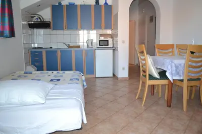Kuhinja ili čajna kuhinja u objektu Apartments Lucija