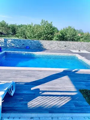 Bazen u objektu Villa Endi,a gem near Sibenik ili u blizini