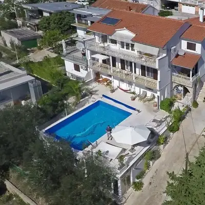 Villa Lana Apartments